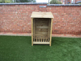 Small featheredge log store