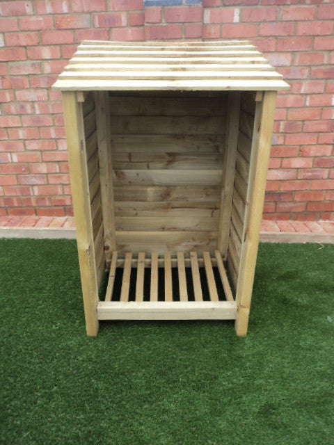 Small featheredge log store