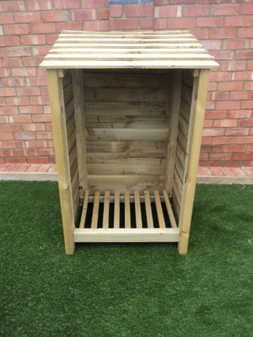 Small featheredge log store