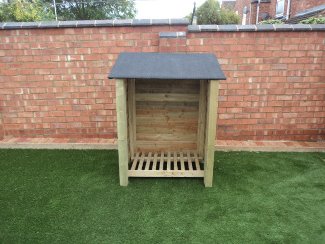 Medium featheredge log store with felt roof